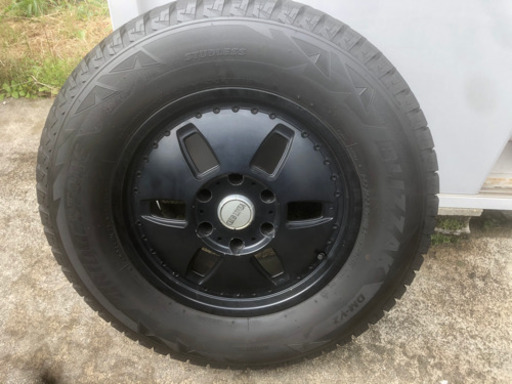 スタッドレスタイヤ　ブリジストン　265/65/R17