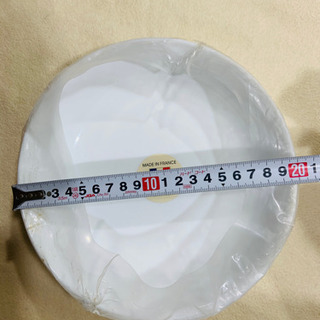 ヤマザキ白いお皿1枚150円