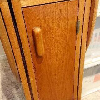 【無料】木製バタフライテーブル 中に椅子４脚収納の画像