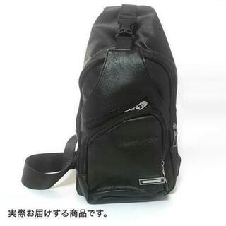 残りわずか！メンズ ボディーバッグ USB差し込み口付き 新品 送料無料の画像