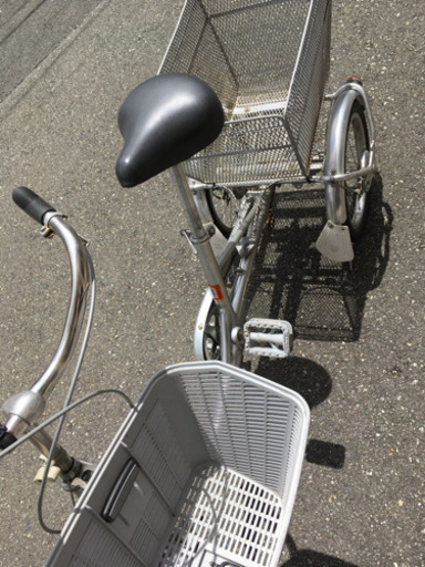 ブリジストン　大人用三輪自転車