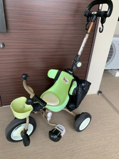 折りたたみができる　三輪車
