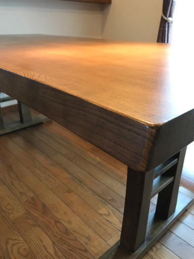 ダイニングテーブル　ベンチチェア
