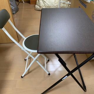 折りたたみ式 デスクとパイプ椅子セット