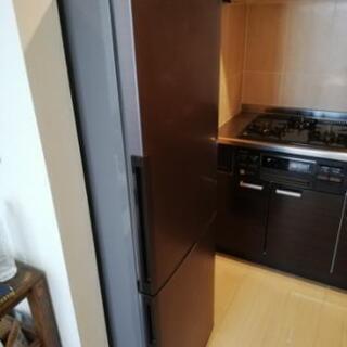 大きめの冷蔵庫　シャープ製　プラズマクラスター冷蔵庫SJPD27BT