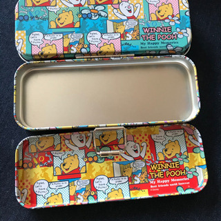 新品未使用☆2段ディズニープーさん缶ペンケースの画像