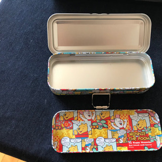新品未使用☆2段ディズニープーさん缶ペンケースの画像