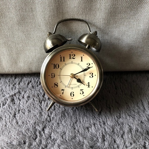 ATELIER レトロ風な置き時計