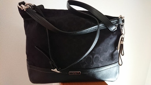 COACH　コーチショルダーバック　シグネチャーホーボー黒２WAY