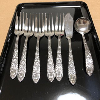 フォークとバターナイフ、シュガースプーンのセット