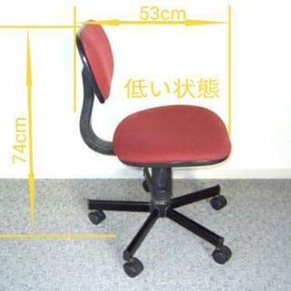 ゲームチェア、パソコンチェア　昇降レバー、5本足キャスター付き

の画像