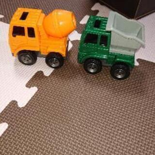 ミキサー車 ダンプカー