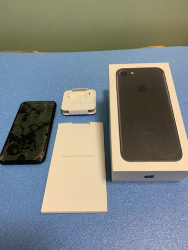 画面割れ　iPhone7 128GB ブラック　イヤホン付き