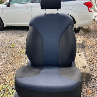 ヴィッツの運転席シート　NCP91 RS