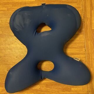 MOGUドライバーズバックサポータークッション（ブルー）