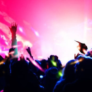 ライブ出演したい歌に自信がある方、緊急で探しています
