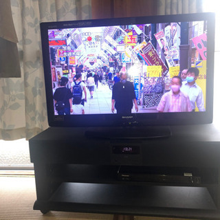 AQUOS32型液晶テレビ、サラウンドホームシアター、DVDプレーヤーセット