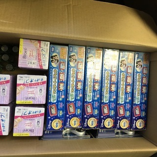 【超駅近、週３～４回勤務可!】国内外へネット通販商品の出荷作業 室内で・送り状作成・検品・シール貼り・梱包するお仕事の画像