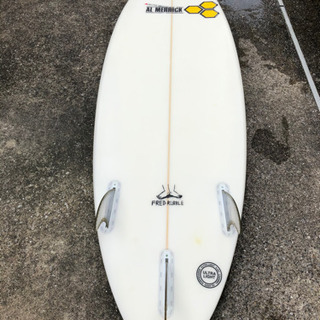 サーフボードショート