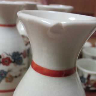 【取引成立】●無料● とっくり5点 おちょこ10点 まとめて セット 箱有 美術品の店 沢忠 を差し上げます。＊石川県＊美川より＊期間限定の画像