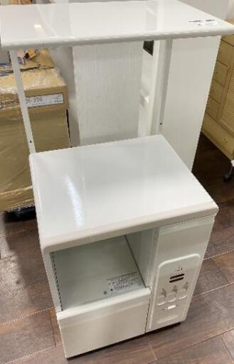 キッチン収納庫\nエムケー精工 \nファインキッチン ロータイプレンジ台 KLS-06W \nコンセント2個付き\n米びつ付