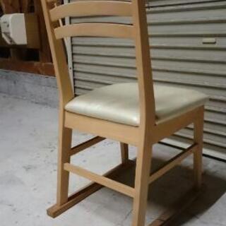 ダイニングテーブル用の椅子？の画像