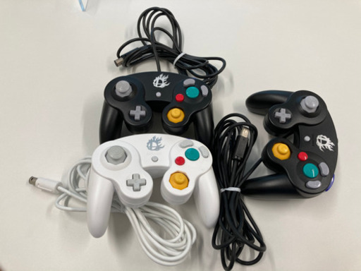 任天堂 ゲームキューブコントローラー スマブラブラック スマブラホワイト 三個セット　大乱闘スマッシュブラザーズ★