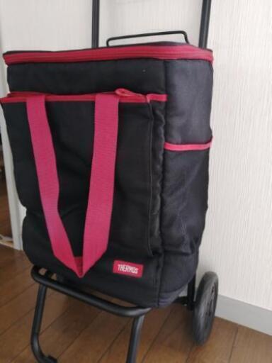 サーモス保冷バッグ　キャリー付き