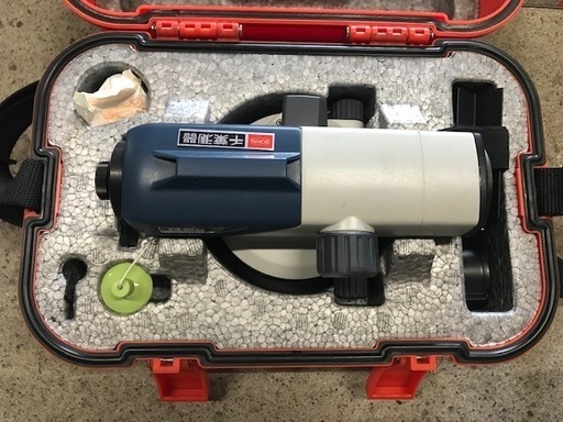 測量機　SOKKIA 自動レベル　三脚・アルミスタッフ・取扱説明書付き