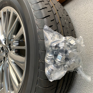 新車外し走行0km 30系ヴェルファイア純正17インチの画像