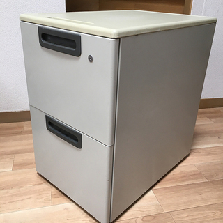 事務用スチール製キャビネット