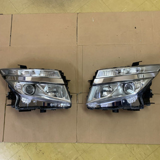 E52エルグランド 前期ヘッドライト