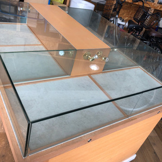 目玉商品‼︎   新入荷‼︎   ジュエリーケース　ディスプレイ　ショウケース　宝石　カギ付　