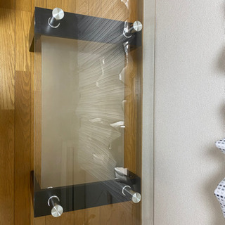 ガラステーブルの画像