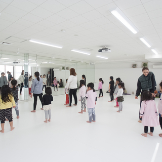さぁダンスを習って、あの大きな舞台に立とう！新規入会キャンペーン実施中！ＪＲ加古川駅徒歩３分の画像
