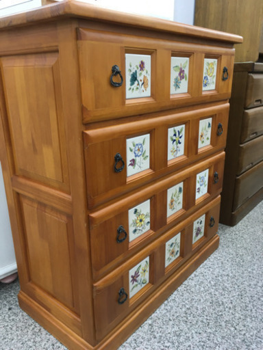 ※【期間限定！ジモティー見たで5％OFF】カントリー調　4段チェスト