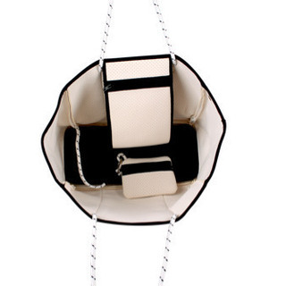 新品！送料無理！格安！おしゃれ トートバック、ダイバー素材！使いやすい洗える！海にも使える！必需品！の画像