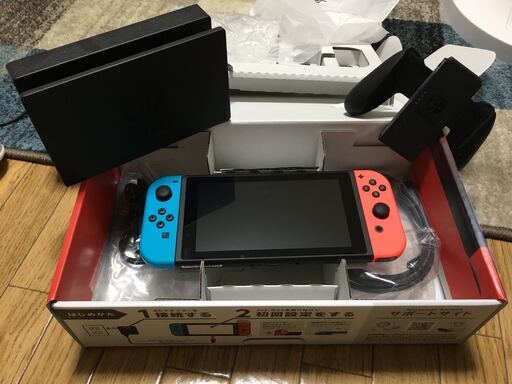 Nintendo Switch Joy-Con(L)ネオンブルー/(R)ネオンレッド バッテリー持続時間が長くなった新モデル [Nintendo Switch本体]