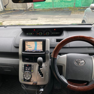 ヴォクシー　車検付！全て込み！の画像