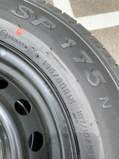 ハイエース新車外しタイヤ4本セット（スチールホイール組）①