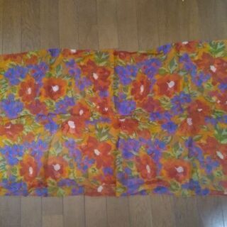 新品、TORRENTE  PARISのスカーフ、フランス製です。...