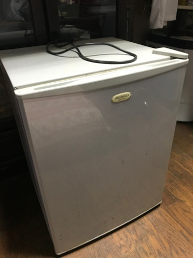 お値下げ！！小型冷蔵庫もらってください！