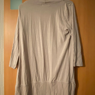 薄手のカーディガンです！