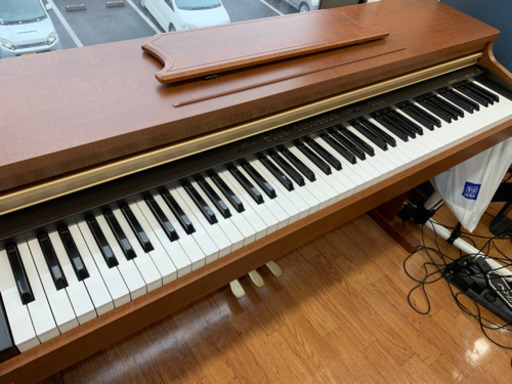 コロンビアのブラウン1色ナチュラル系の電子ピアノです♪