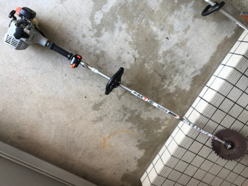 ECHO AT223TDL 草刈機　バリバリ動きます！