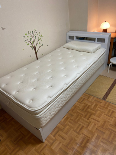 シングルベット&マットレス付き