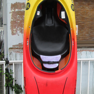 中古カヤック・パーセプションSPARK（黄色+赤色）ポリエチレン製。引取りの早い順です。
