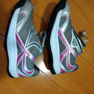 Rosio ランニングシューズ　メタルピンク　23.5cm　の画像