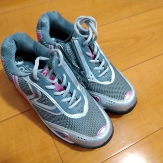 Rosio ランニングシューズ　メタルピンク　23.5cm　