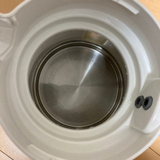電気ケトルの画像